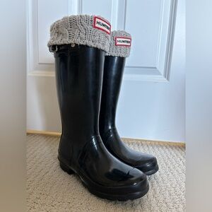 Children’s Hunter Boots. Lining socks included. Color: black. Size: girls 5.